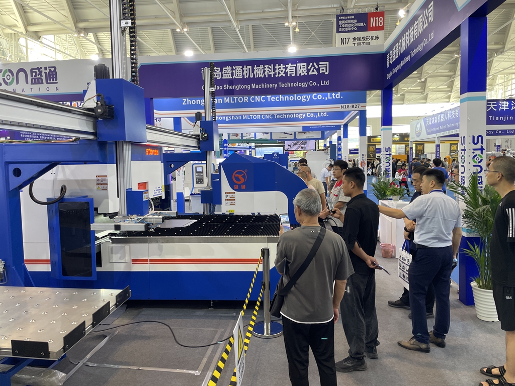 折弯中心厂家怎么选？钣金自动化升级选型指南
